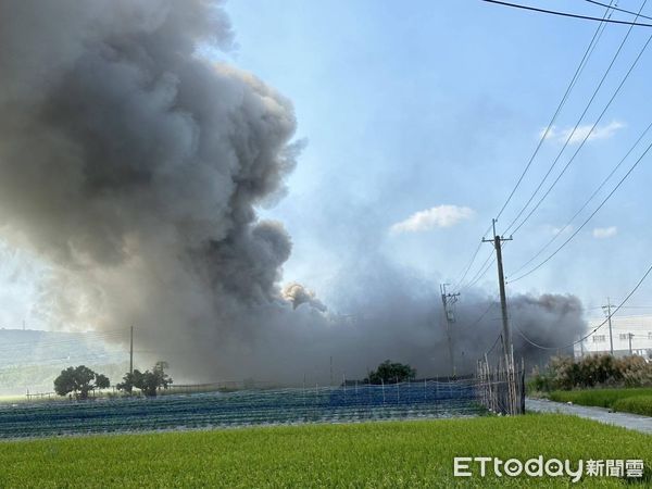 ▲▼彰化芬園木材工廠火警。（圖／民眾提供）