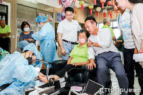 ▲▼  嘉義縣與民間團體合推公益剪趾   。（圖／嘉義縣政府提供）