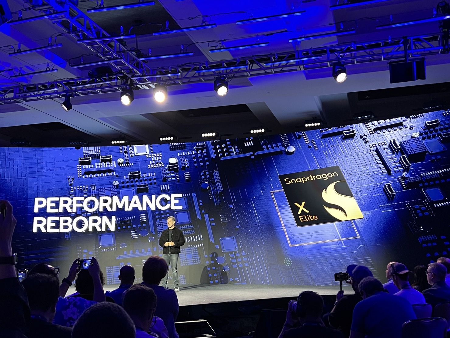 ▲▼高通於Snapdragon高峰會宣布迄今為止為PC打造，由台積電四奈米製程助攻的最強大運算處理器Snapdragon X Elite。（圖／記者高兆麟攝）