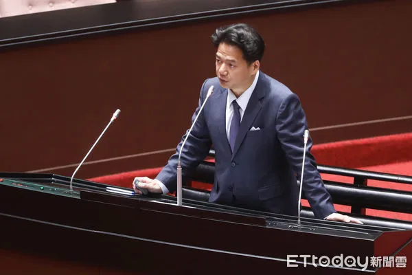 ▲民眾黨立委邱臣遠。（圖／記者林敬旻攝）