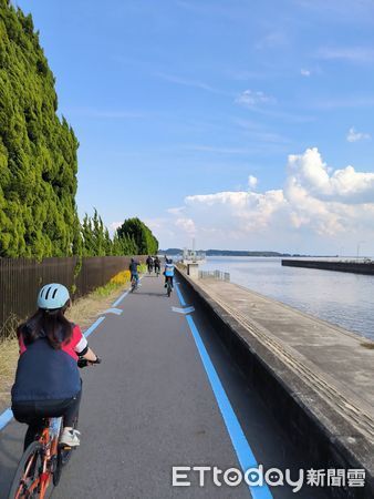 ▲日本茨城縣土浦市安藤真理子市長，邀請更多台南人、台灣人前往土浦，體驗全日本知名的煙火、自行車道與蓮藕，黃偉哲市長也觀迎市民前往旅遊。（圖／記者林東良翻攝，下同）