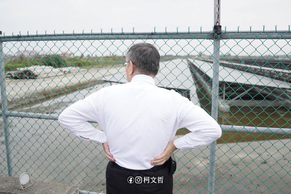 ▲▼民眾黨總統參選人柯文哲赴台南視察漁電共生。（圖／翻攝自Facebook／柯文哲）