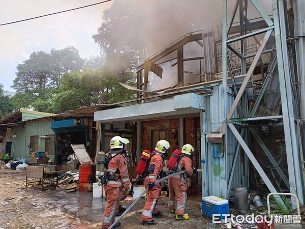 ▲▼       新竹市鐵皮屋火警      。（圖／記者陳凱力翻攝）