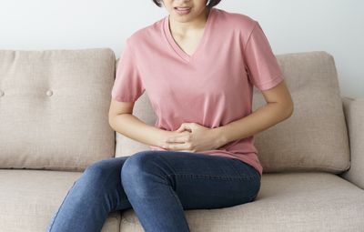 「火燒心當胃食道逆流」女整年吃錯藥 醫揪病因:食道敏感