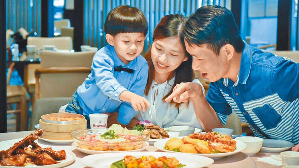 研究顯示，若能全家人一起用餐，孩子飲食會較為均衡、不挑食，也會減少吃油炸食物。示意圖  高市觀光局提供（示意圖／高市觀光局提供）