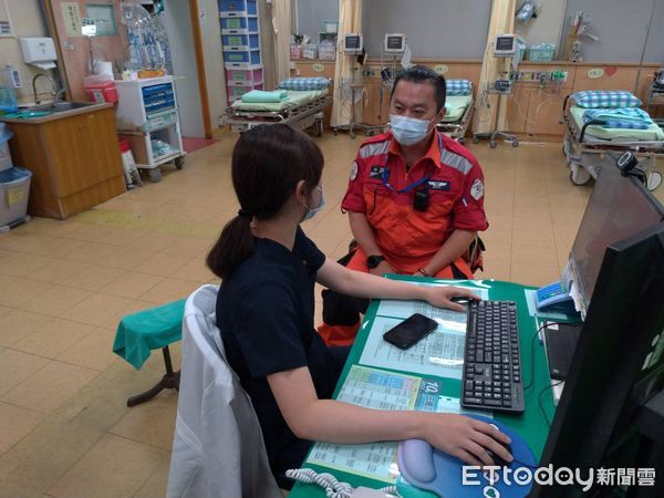 ▲▼             澎湖日前發生國內首起空中醫療暴力，救護員遭監獄收容人攻擊。（圖／凌天航空提供）