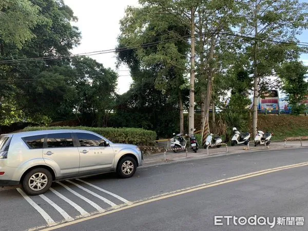 ▲▼淡水婦人陳屍停車場。（圖／記者戴上容翻攝）