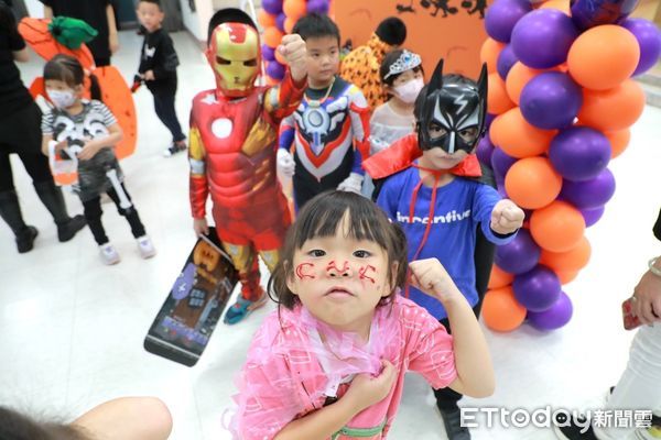 ▲基隆萬聖節「給發票不搗蛋」 幼兒園前進市府集愛做公益。（圖／記者郭世賢翻攝）