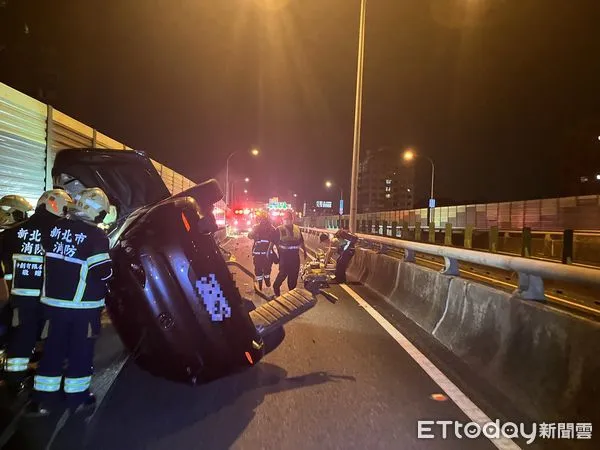 ▲▼新北土城區台65線道路12K今天凌晨發生一起車禍。（圖／記者陸運陞翻攝)