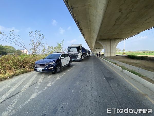 ▲▼   社區警政奏效 學甲警靠友善通報攔截7輛大車嚴重超載      。（圖／記者林東良翻攝）