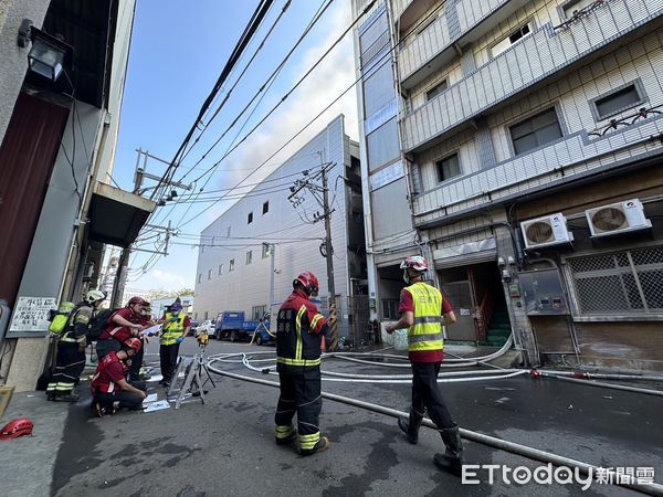 ▲▼  桃園工廠大火  。（圖／記者沈繼昌翻攝）