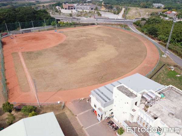 ▲南投縣議員關心縣立棒球場設施改善。（圖／南投縣政府提供）