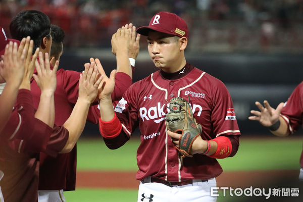 ▲▼ 1105 中職總冠軍戰樂天VS味全-梁家榮。（圖／記者黃克翔攝）