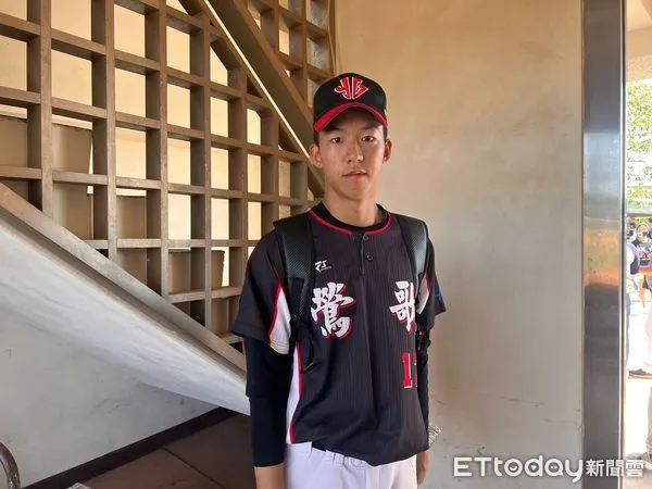 ▲黑豹旗鶯歌工商順利叩關32強，總教練王傳家、投手徐翔聖。（圖／記者簡名杉攝）