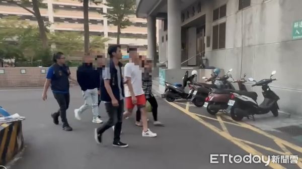 ▲▼翁姓一家三口前天囂張率眾包圍派出所，全家被移送法辦，兒子訊後被聲請收押禁見。             。（圖／記者戴上容翻攝）