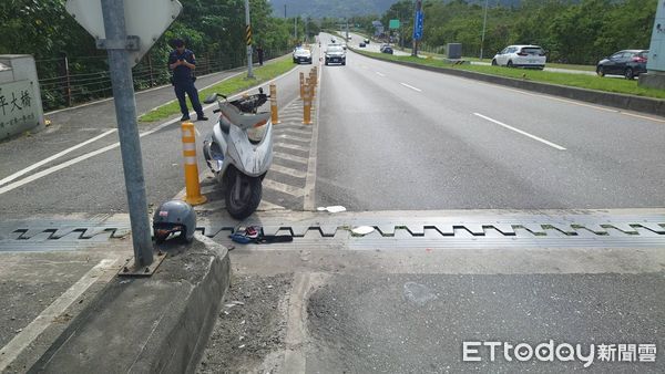 ▲黃姓男子騎機車自撞汽機車分隔島受重傷送醫搶救，仍宣告不治。（圖／民眾提供，下同）