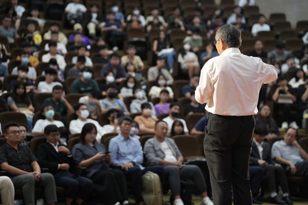 ▲▼柯文哲出席高雄大學政治交匯演講。（圖／民眾黨提供）