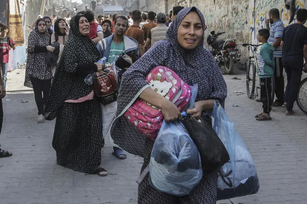 ▲▼面對以色列全面攻擊，巴勒斯坦人被迫逃離家園。（圖／達志影像／美聯社）
