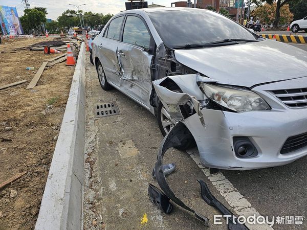 ▲▼      苗栗警匪追逐，犯嫌衝撞偵防車       。（圖／記者蔡文淵翻攝）