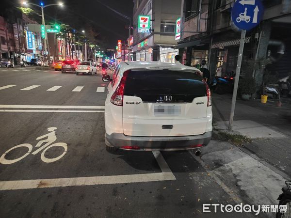 ▲▼高雄鳳山男拉K毒駕連撞6車。（圖／記者賴文萱攝）