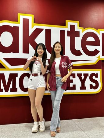 ▲▼李多慧與金寶拉同框。（圖／翻攝自Facebook／Rakuten Girls）