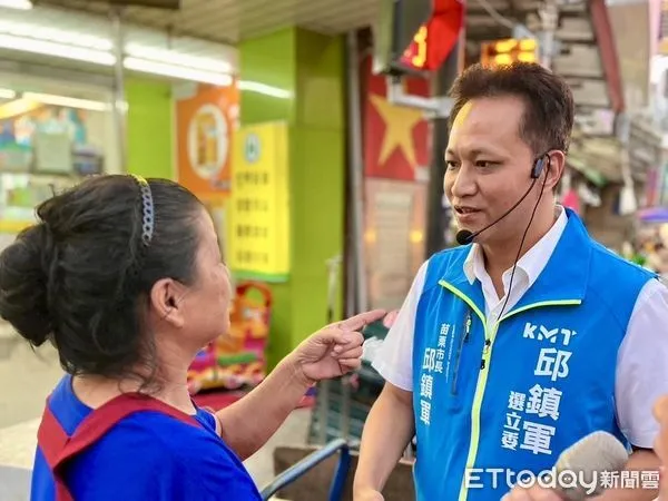 ▲▼邱鎮軍曾任縣議員，現任苗栗市長，在苗南的苗栗市、公館、頭屋地區擁有基層實力。（圖／翻攝邱鎮軍臉書）