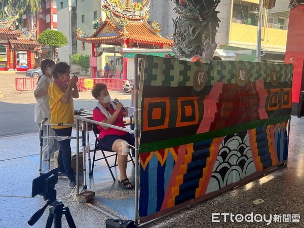 ▲▼  長庚科大護理系學生進入社區帶領長者布袋戲衛教         。（圖／記者翁伊森攝）