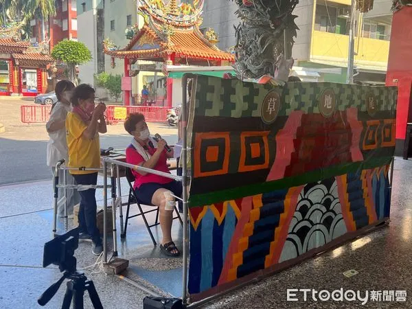 ▲▼  長庚科大護理系學生進入社區帶領長者布袋戲衛教         。（圖／記者翁伊森攝）