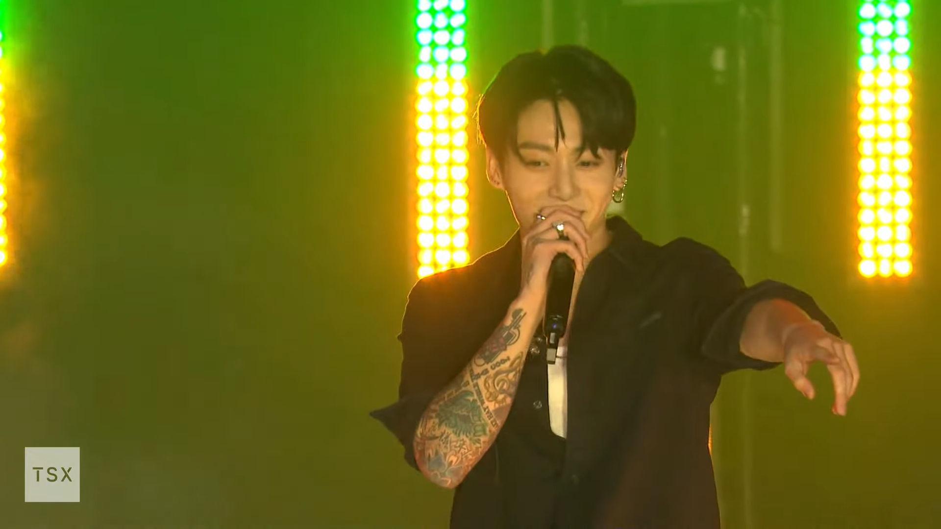 The crowds are so shocking! BTS Jungkook "announced the start of the