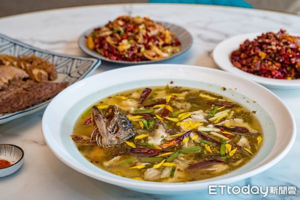 ▲鵝川招牌菜之一「老罈子酸菜魚」。（圖／鵝川提供）