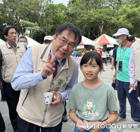 ▲台南市勞工局特別於永華體育場舉辦「台南市2023年度勞資體育競賽」，這次運動會多達89個單位3000多人參與比賽盛事。（圖／記者林東良翻攝，下同）