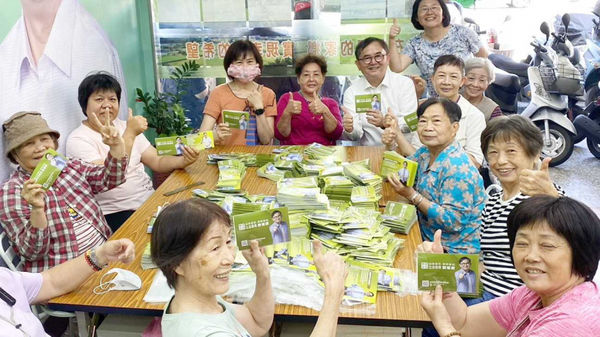 立委劉櫂豪在台東掛上競選看板，並在臉書上宣稱，他參選不是為個人，而是為了保住台東正面價值的這一席。（圖／翻攝自劉櫂豪臉書）