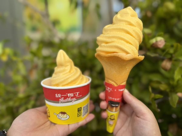 ▲▼7-11開賣期間限定「統一布丁霜淇淋」讓網友為之瘋狂。（圖／業者提供）