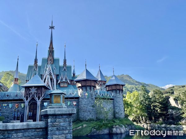 ▲▼香港迪士尼樂園打造全球首座及最大的《冰雪奇緣》主題園區「魔雪奇緣世界」，將在11/20正式開幕。（圖／記者周姈姈攝）