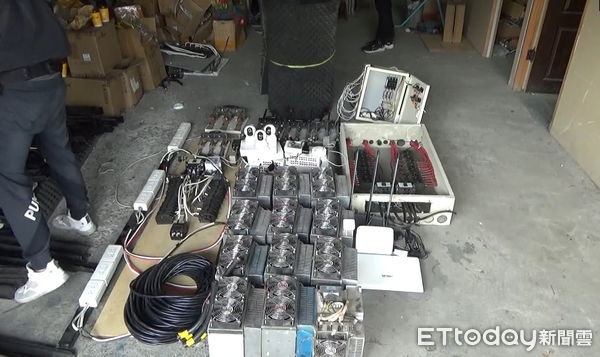 ▲▼刑事局中打破獲竊電集團在台中8處竊電，1年來竊電1170萬度，其中一處位在安親班樓下，非常危險。（圖／民眾提供，下同）