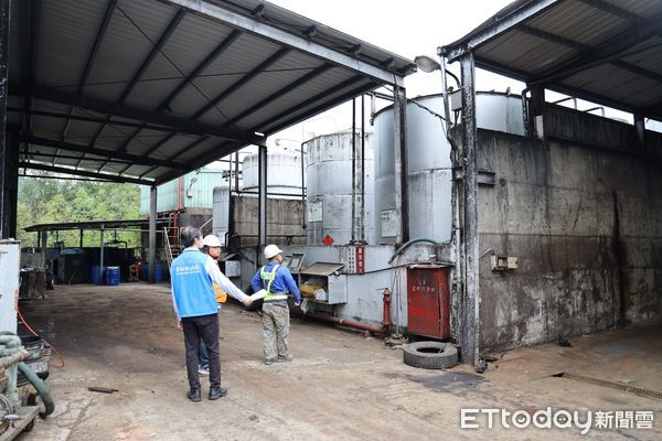 ▲▼關西有機溶劑回收廠違建遭強拆　業者「會爆炸」要求緩拆。（圖／新竹縣政府提供）