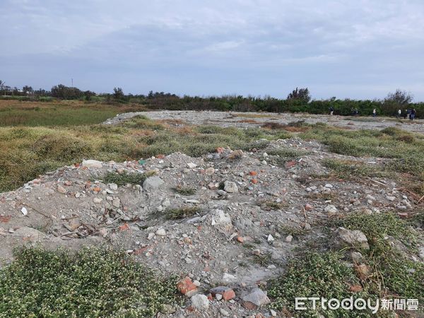 ▲雲林農地遭非法傾倒營建廢棄物事件頻傳。（圖／記者蔡佩旻翻攝）