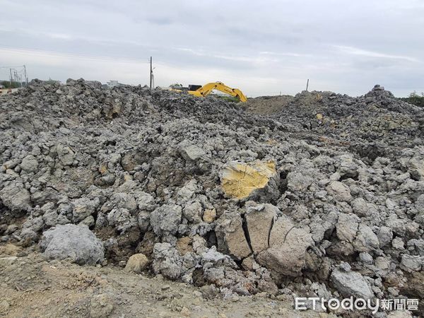 ▲雲林農地遭非法傾倒營建廢棄物事件頻傳。（圖／記者蔡佩旻翻攝）