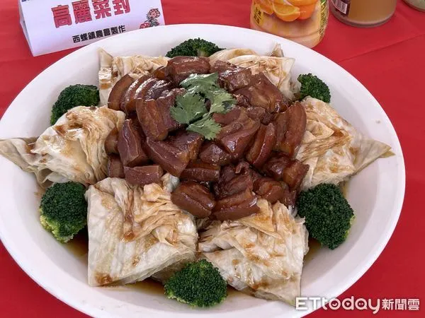 ▲雲林縣政府輔導西螺鎮農會辦理「蔬食幸福餐桌」活動，席開200桌葷、素食全餐供民眾選購。（圖／記者蔡佩旻攝）