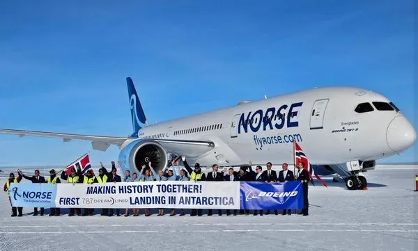 ▲▼挪威大西洋航空波音787降落南極洲。（圖／翻攝Norse Atlantic Airways粉絲專頁）