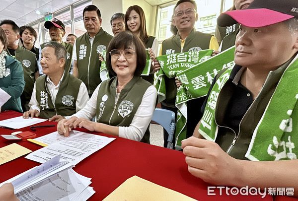 ▲民進黨提名雲林縣第一選區（海線）立法委員參選人蘇治芬今日下午14時完成參選登記。（圖／記者蔡佩旻攝）