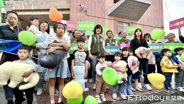 ▲民進黨提名雲林縣第一選區（海線）立法委員參選人蘇治芬今日下午14時完成參選登記。（圖／記者蔡佩旻攝）