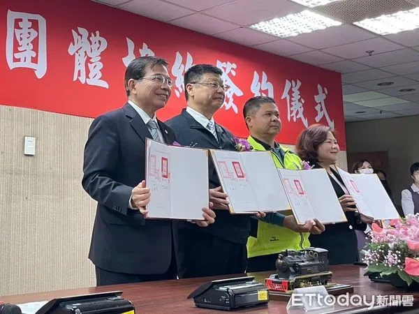 ▲▼台鐵團協簽署記者會。（圖／記者李宜秦攝）