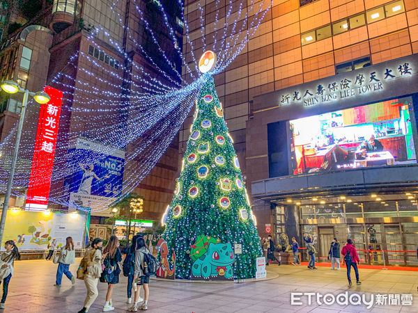 ▲▼新光三越台北車站我寶可夢聖誕樹。（圖／記者蔡玟君攝）