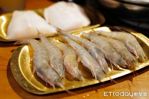 ▲「馬洗手맛_있_어_요」加價149元享白蝦、魚片吃到飽。（圖／馬洗手提供）