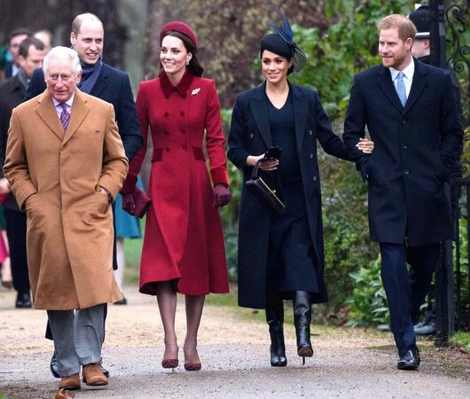 哈利王子與梅根（又起）上一次與英國王室一起過耶誕節是在2018年，當時外界看他們與威廉王子、凱特王妃、查爾斯三世和樂融融。（網路照片）