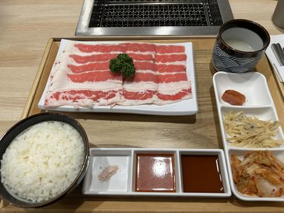 個人燒肉「收1成服務費」　爆系管理員愣：不知道服務了什麼