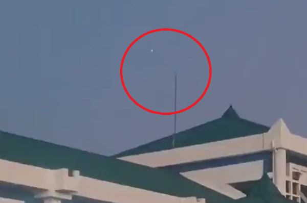 ▲▼印度機場「出現UFO」目擊畫面曝。（圖／翻攝自X）