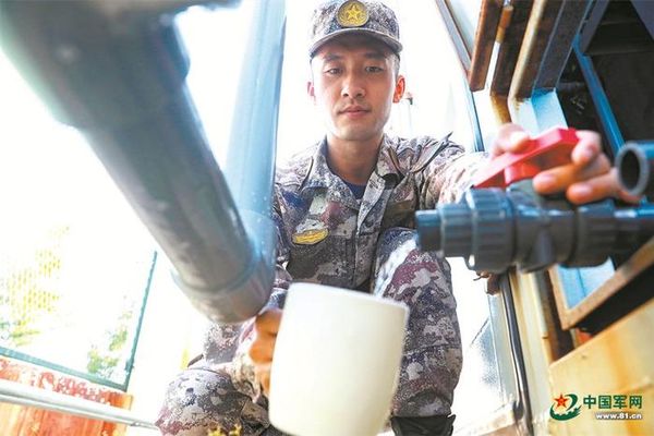 ▲▼大陸推出新型海水淡化技術，水質達其國家標準，讓島礁守島官兵告別「看天喝水」的苦惱。（圖／翻攝自中國軍網）