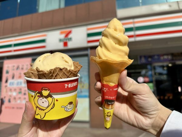▲▼7-ELEVEN酷聖石複合店推出最新「享吃布丁冰淇淋」、統一布丁霜淇淋。（圖／7-11提供）